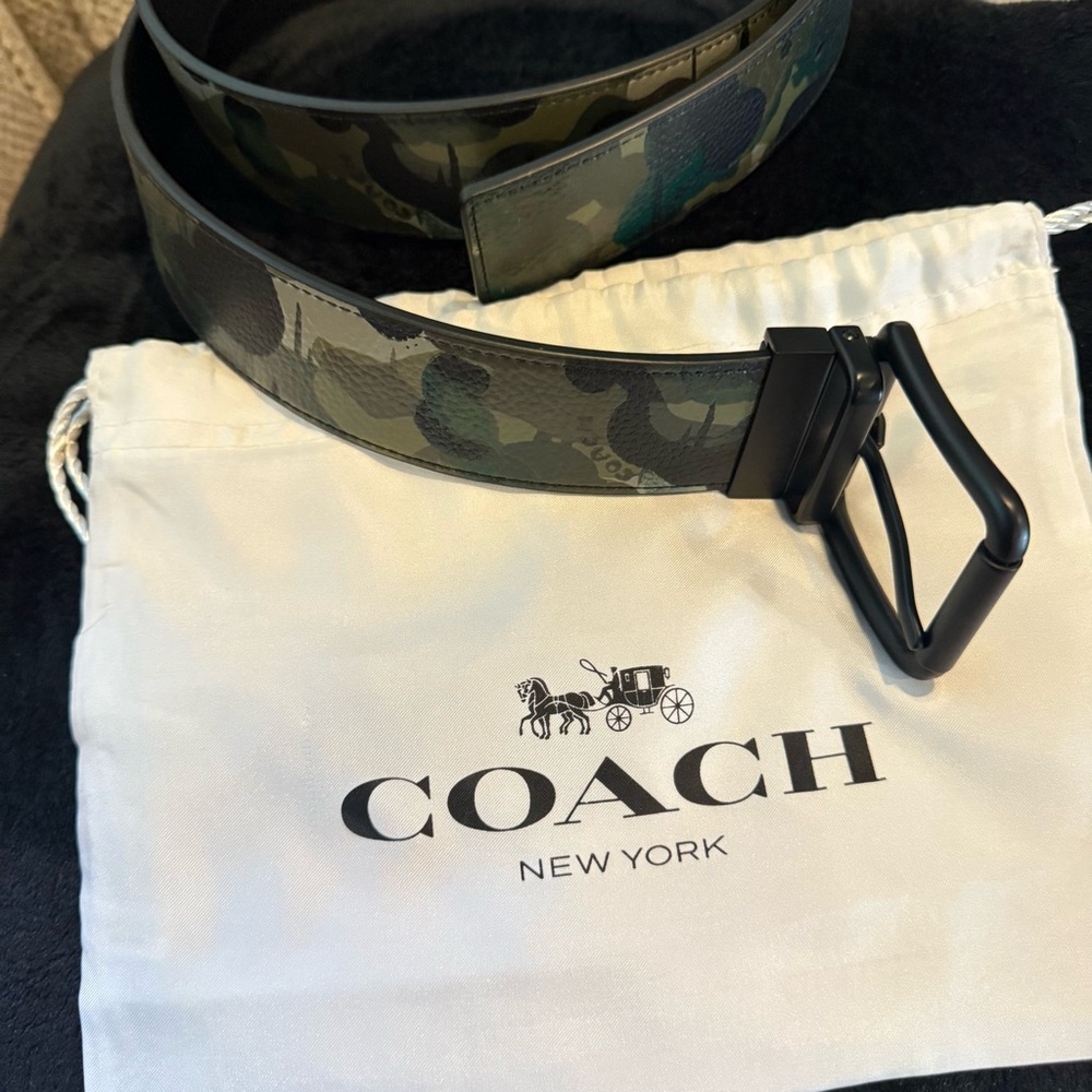 Coach Men's Camouflage Belt 
(Bag n box included)
Brand new!!